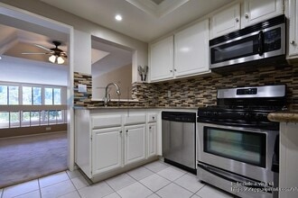 23282 Coso in Mission Viejo, CA - Building Photo - Building Photo