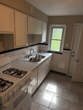 6115 Avila Dr in Berkeley, MO - Building Photo - Building Photo