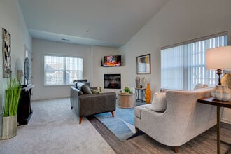 Highland Knolls in Howell, MI - Building Photo - Interior Photo