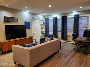 68 Caroline St in Saratoga Springs, NY - Building Photo - Building Photo