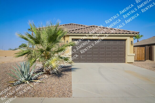 2033 N Thunderbird Ave in Casa Grande, AZ - Building Photo - Building Photo