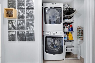 3611 Oaks Clubhouse Dr in Pompano Beach, FL - Building Photo - Building Photo