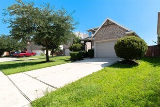 8922 Pinenut Dr in Cypress, TX - Building Photo - Building Photo