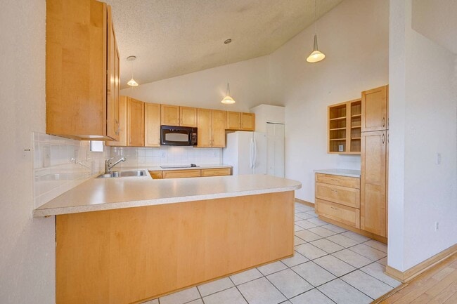 6528 W Mississippi Way in Lakewood, CO - Building Photo - Building Photo