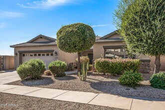 11110 N 165th Ave in Surprise, AZ - Foto de edificio - Building Photo