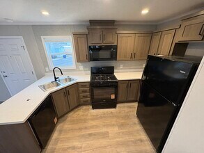 8907 Beechwood Dr in Kalamazoo, MI - Building Photo - Building Photo