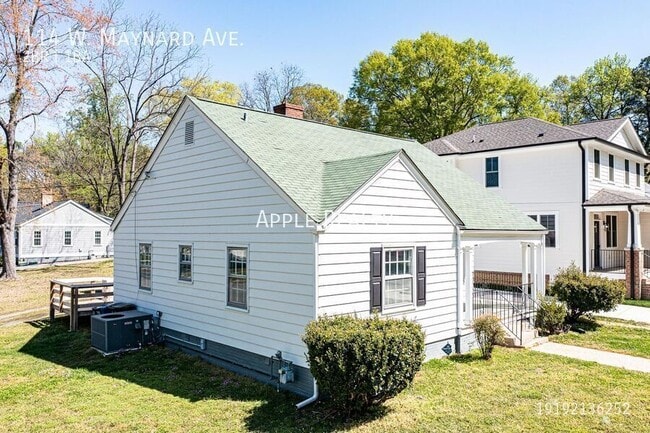 114 W Maynard Ave in Durham, NC - Foto de edificio - Building Photo