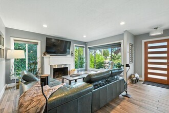 2407 E Mill Plain Blvd in Vancouver, WA - Building Photo - Building Photo