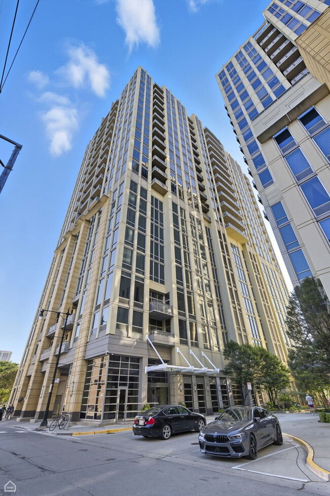 property at 700 N Larrabee St