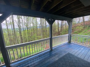 879 Mountainside Dr-Unit -B in Waynesville, NC - Building Photo - Building Photo