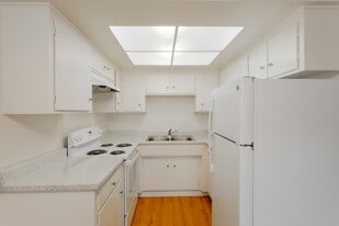 Regency & Lexington in San Jose, CA - Building Photo