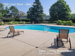 1300 Light Road, Unit Unit 106 in Oswego, IL - Building Photo - Building Photo