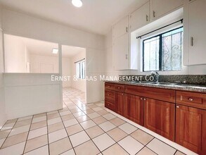 1343 Walnut Ave in Long Beach, CA - Building Photo - Building Photo