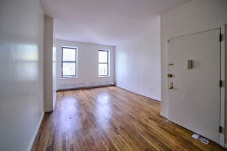 248 Madison St, Unit 4B in Brooklyn, NY - Building Photo - Building Photo