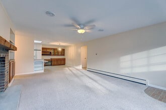 547 Eichler Dr in West Dundee, IL - Building Photo - Building Photo