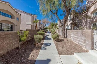6027 Chisolm Trl in Las Vegas, NV - Building Photo - Building Photo