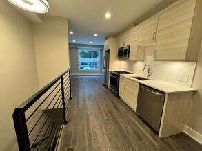 703 Newton Pl NW, Unit 5 in Washington, DC - Building Photo - Building Photo