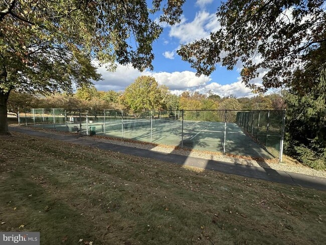 30 Chicopee Dr in Princeton, NJ - Building Photo - Building Photo