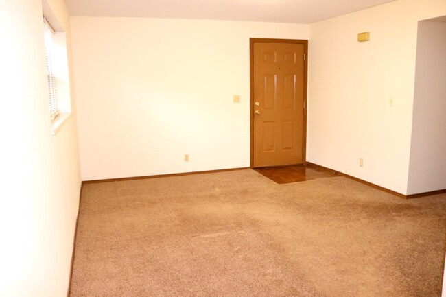 240 W Main St in Glen Carbon, IL - Building Photo - Building Photo