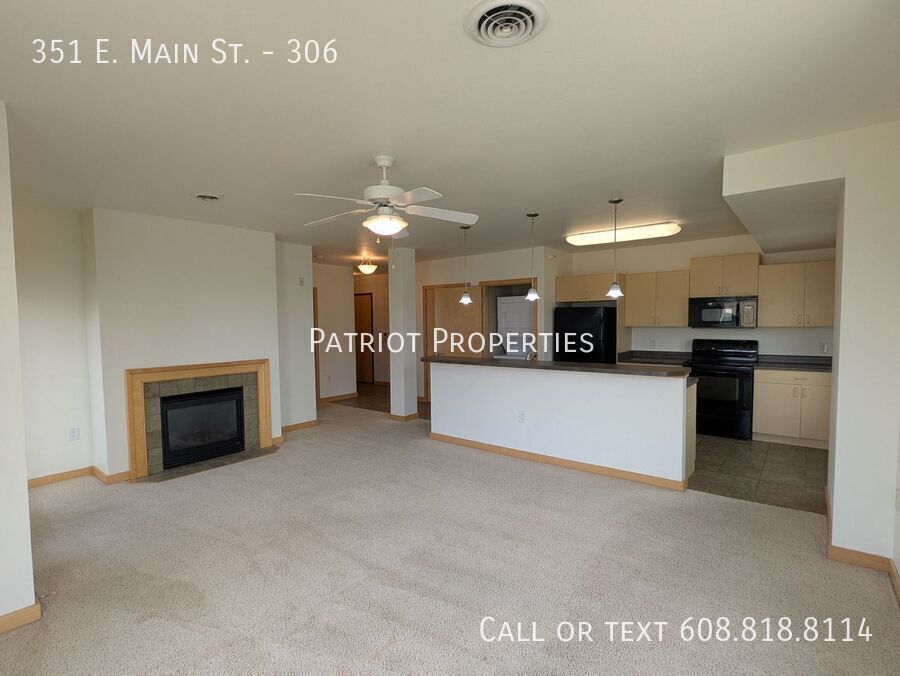 351 E Main St-Unit -306 in Sun Prairie, WI - Building Photo