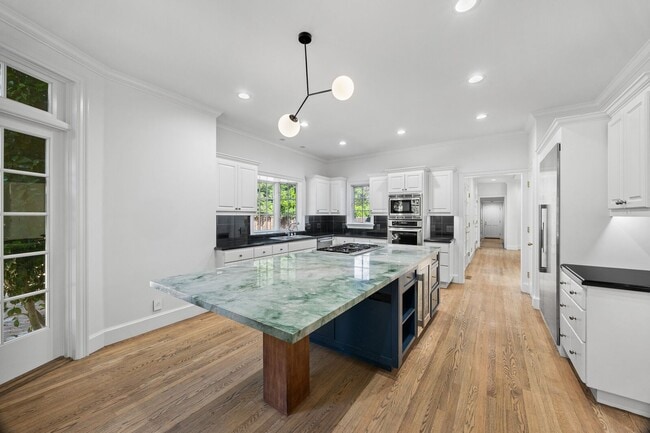 80 Amador Ave in Atherton, CA - Building Photo - Building Photo
