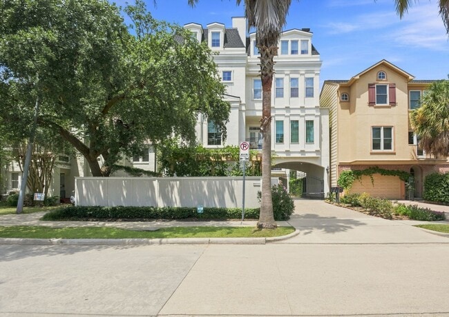 property at 1652 Norfolk St