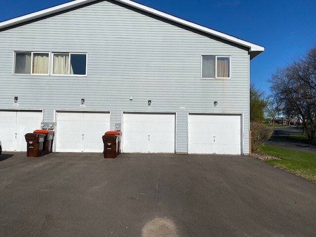 property at 13981 60th St N
