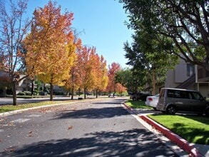 6612 Reservoir Ln in San Diego, CA - Foto de edificio - Building Photo