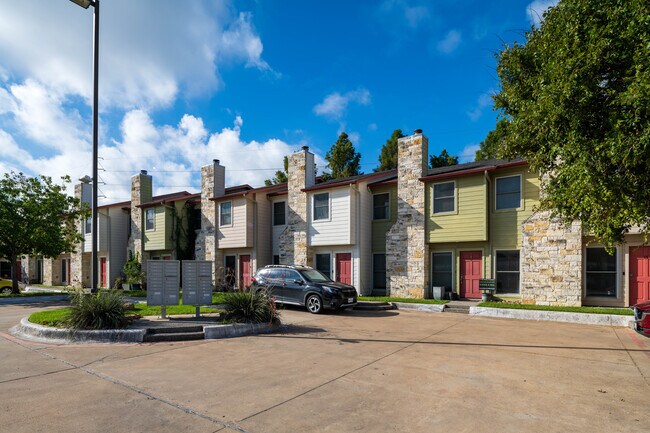 Arbors at Riverside in Austin, TX - Building Photo - Building Photo