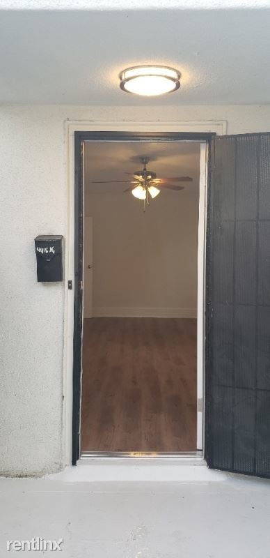 4415 Burns Ave in Los Angeles, CA - Foto de edificio - Building Photo