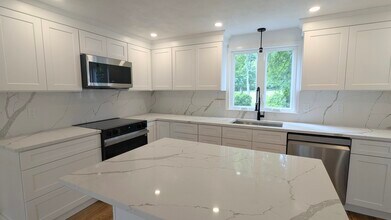 23 Allen St in Lexington, MA - Foto de edificio - Building Photo