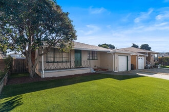 316 Cupertino Way in San Mateo, CA - Building Photo - Building Photo