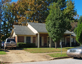 3557 Fox Meadows Rd in Memphis, TN - Building Photo - Building Photo