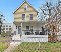 196 2nd St in Englewood, NJ - Building Photo