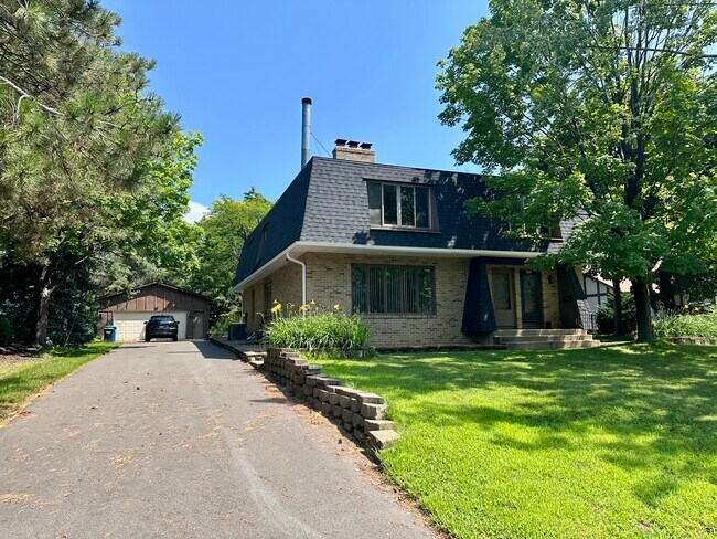 property at 7301 Glouchester Dr