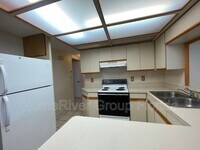 4717 Phoenix Ave photo'