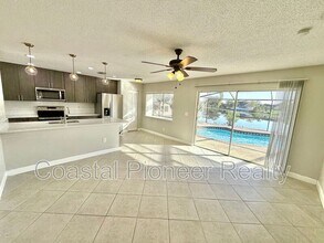 7216 Hollowell Dr in Tampa, FL - Building Photo - Building Photo