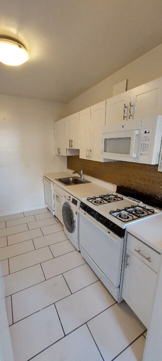 1720 E Capitol Dr-Unit -304 in Shorewood, WI - Building Photo