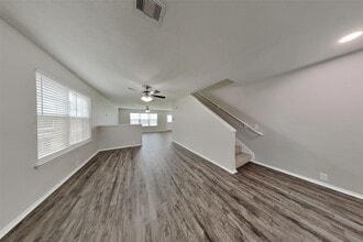 14906 Sugarhollow Dr in Sugar Land, TX - Building Photo - Building Photo