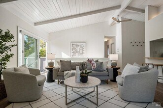19 Savannah Ave in San Anselmo, CA - Building Photo - Building Photo