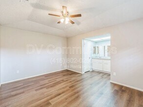 11823 Bee Ln in Houston, TX - Building Photo - Building Photo