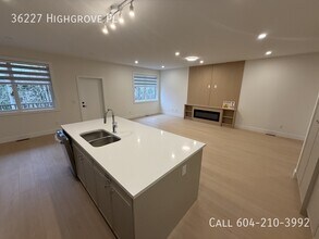 36227 Highgrove Pl in Abbotsford, BC - Building Photo - Building Photo