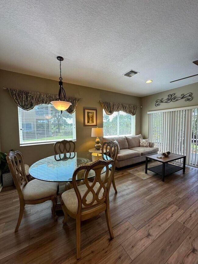 8278 Mulligan Cir in Port St. Lucie, FL - Building Photo - Building Photo
