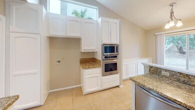 841 Deerfield Ct in Oceanside, CA - Building Photo - Building Photo