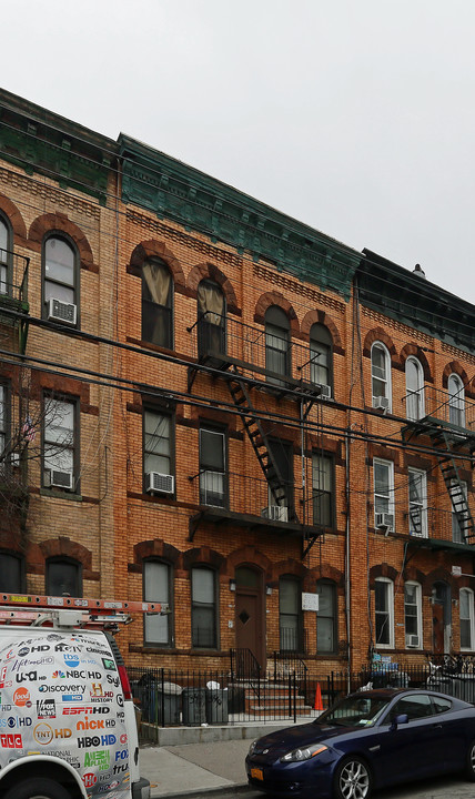 349 Grove St in Brooklyn, NY - Building Photo