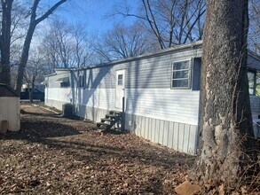 11 Camelot Dr in Danville, IL - Building Photo - Building Photo