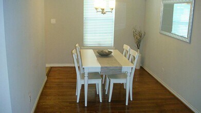 112 Robert Lee Rd in Houston, TX - Building Photo - Building Photo
