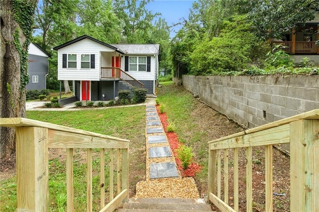 2343 Carver Dr NW in Atlanta, GA - Building Photo - Building Photo