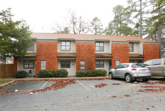 Pine Forest Apartments in Maumelle, AR - Building Photo - Building Photo