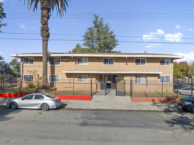 Fairfield Commons in Sacramento, CA - Foto de edificio - Building Photo